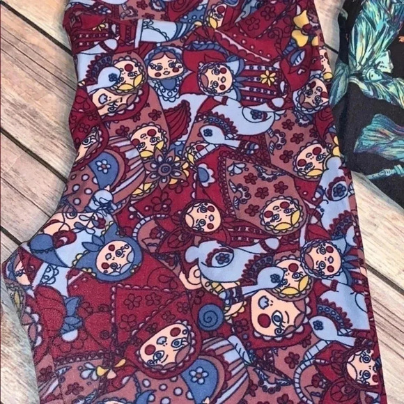 Lularoe leggings one size fits 0–12 rare pattern - Picture 3 of 3